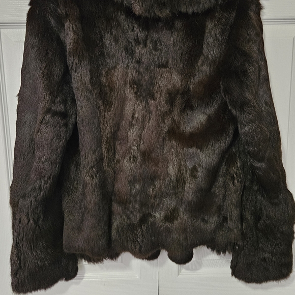 Luxurious Rabbit Fur Coat - Picture 3 of 11